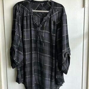 Torrid Harper Georgette Pullover 3/4 Sleeve Blouse. Torrid Size 4.